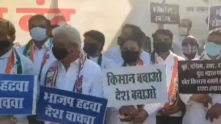 शेतकऱ्यांच्या समर्थनात मुंबईत काँग्रेसचं आंदोलन शेतकऱ्यांच्या समर्थनात मुंबईत काँग्रेसचं आंदोलन