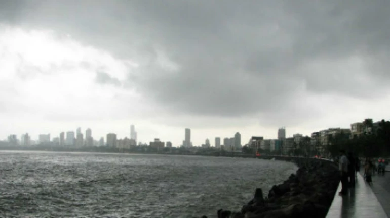 राज्यात पुढचे ३ तास महत्त्वाचे; मुंबईसह पुण्यात मुसळधार पावसाची शक्यता राज्यात पुढचे ३ तास महत्त्वाचे; मुंबईसह पुण्यात मुसळधार पावसाची शक्यता