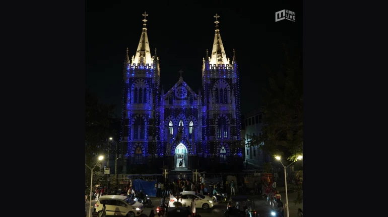 Omicron Scare: Restrictions On Large Christmas Celebrations Omicron Scare: Restrictions On Large Christmas Celebrations