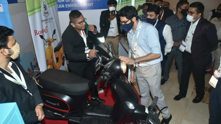 राज्यात इलेक्ट्रीक वाहनांच्या वापरासोबतच हरित उर्जानिर्मितीस चालना देणार राज्यात इलेक्ट्रीक वाहनांच्या वापरासोबतच हरित उर्जानिर्मितीस चालना देणार