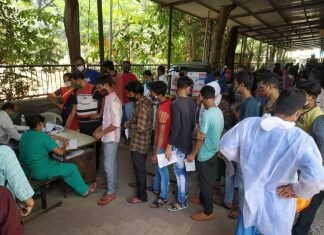 डोंबिवलीत कोरोनाबाधितांच्या लांबच लांब रांगा