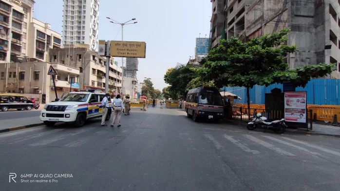 Weekend lockdown : मुंबईत सर्वत्र शुकशुकाट