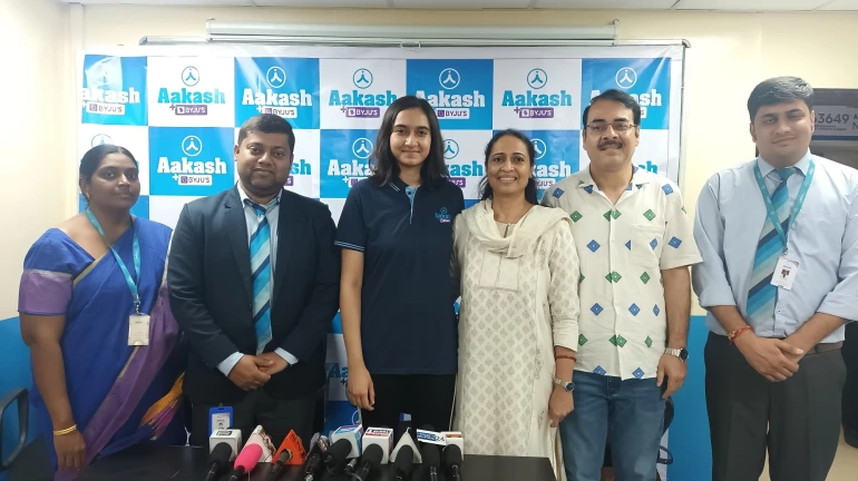 This Mumbai Girl, Who Is Also Aspiring Poet, Obtains AIR 21 in NEET UG 2022 This Mumbai Girl, Who Is Also Aspiring Poet, Obtains AIR 21 in NEET UG 2022