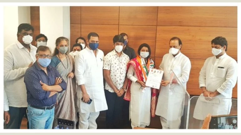 गायिका वैशाली माडे NCP में शामिल गायिका वैशाली माडे NCP में शामिल