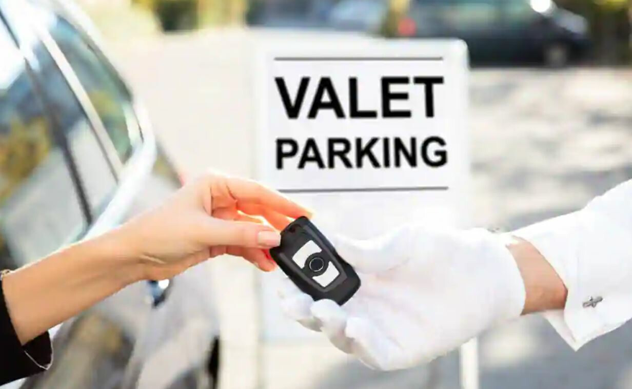 दादरमध्ये कार पार्क करण्यासाठी व्हॅलेट पार्किंगची सुविधा सुरू