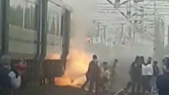 वंदे भारत एक्सप्रेसच्या डब्याला आग