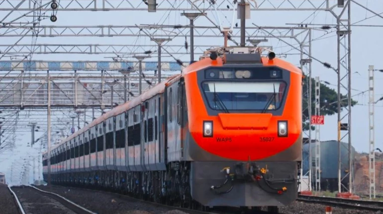 Mumbai welcomes Non-AC Vande Sadharan Push-Pull Train for trials