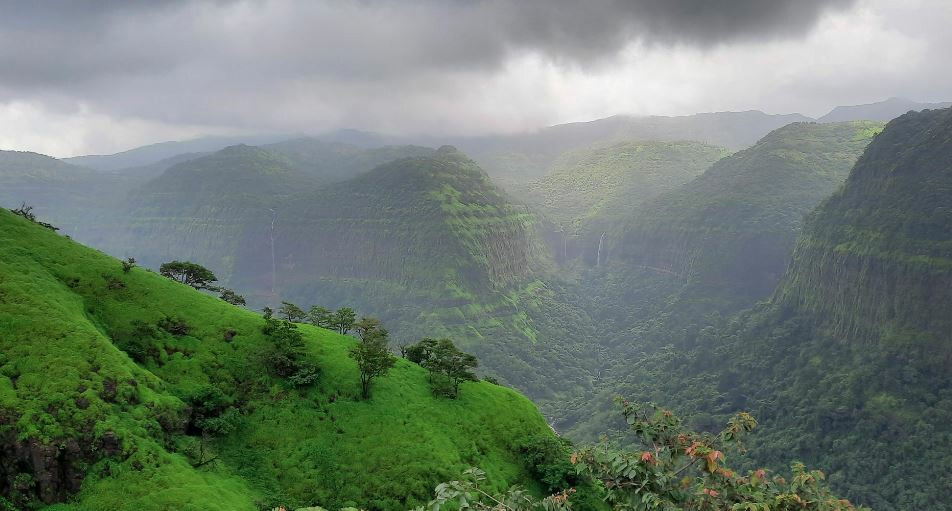 भोर-महाड मार्गावरील वरंधा घाट बंद