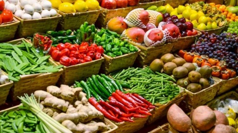 भाज्यांचे दर कडाडले, गृहिणींचं बजेट कोलमडलं भाज्यांचे दर कडाडले, गृहिणींचं बजेट कोलमडलं