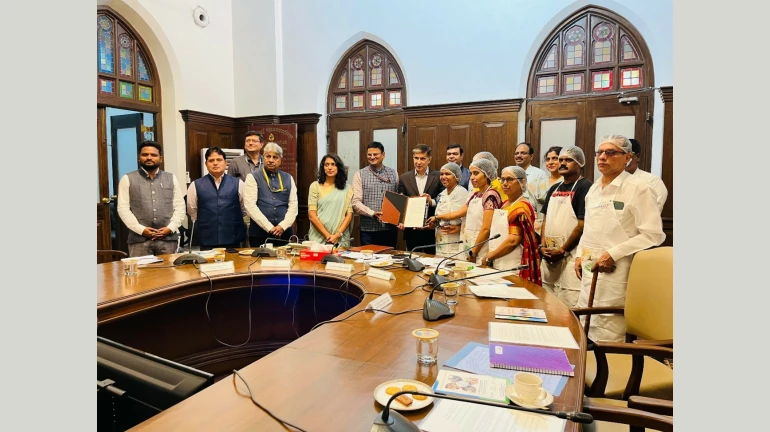 BMC Take Steps to Make Street Food Safer & More Hygienic in Mumbai BMC Take Steps to Make Street Food Safer & More Hygienic in Mumbai