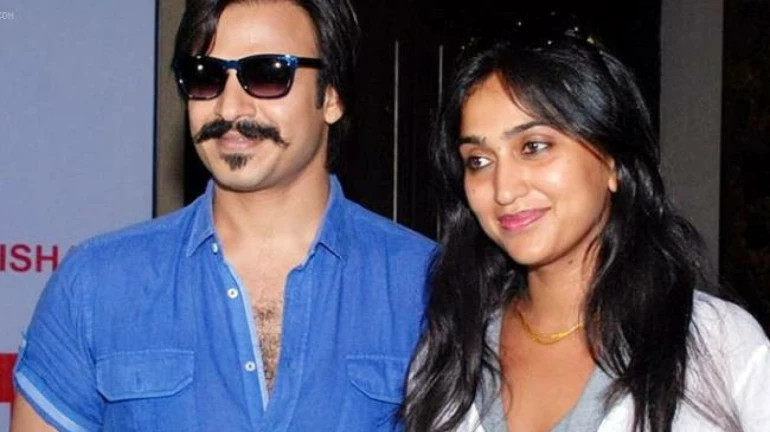 विवेक ओबेरॉय की पत्नी को क्राइम ब्रांच ने भेजा नोटिस, फरार भाई के सिलसिले में होगी पूछताछ, विवेक ओबेरॉय की पत्नी को क्राइम ब्रांच ने भेजा नोटिस, फरार भाई के सिलसिले में होगी पूछताछ,