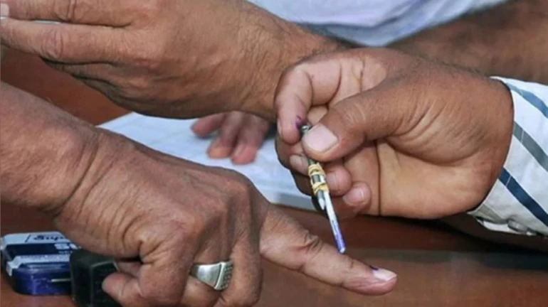 मुंबई : यंदाच्या मतदान प्रक्रियेचे वेबकास्टिंग मुंबई : यंदाच्या मतदान प्रक्रियेचे वेबकास्टिंग