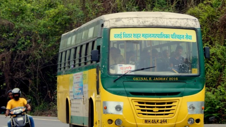 वसई-विरार दरम्यान प्रवास करणाऱ्या हजारो प्रवाशांना फटका वसई-विरार दरम्यान प्रवास करणाऱ्या हजारो प्रवाशांना फटका
