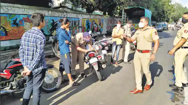 अगर मास्क नहीं पहना गया तो कोरोना टेस्ट होगा, केडीएमसी प्रशासन का फैसला अगर मास्क नहीं पहना गया तो कोरोना टेस्ट होगा, केडीएमसी प्रशासन का फैसला