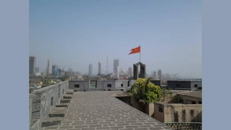 मुंबईतल्या 'या' ६ किल्ल्यांचं होणार पर्यटन स्थळांमध्ये रुपांतर मुंबईतल्या 'या' ६ किल्ल्यांचं होणार पर्यटन स्थळांमध्ये रुपांतर