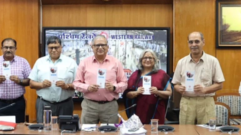 मुंबई - पश्चिम रेलवे ने रेलवे कर्मचारियों के लिए सुरक्षा गाइड जारी की मुंबई - पश्चिम रेलवे ने रेलवे कर्मचारियों के लिए सुरक्षा गाइड जारी की