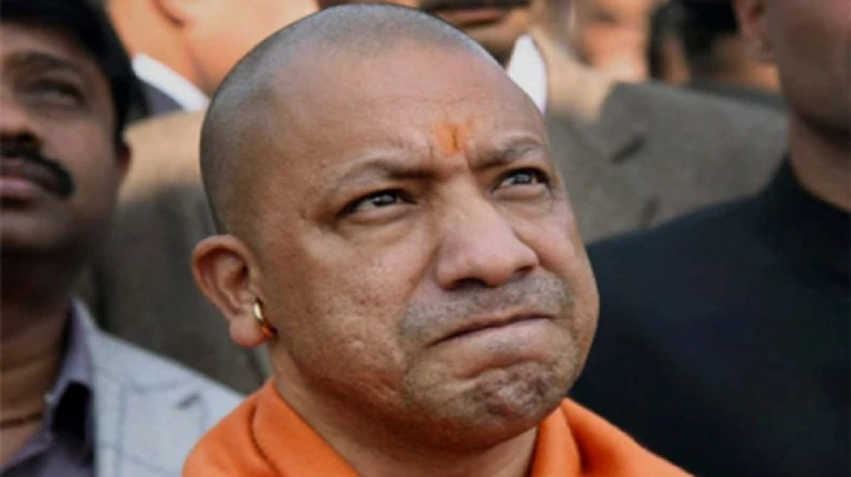 कायदा-सुव्यवस्था राखा, मायानगरी आपोआप निर्माण होईल, शिवसेनेचा योगींना टोला कायदा-सुव्यवस्था राखा, मायानगरी आपोआप निर्माण होईल, शिवसेनेचा योगींना टोला