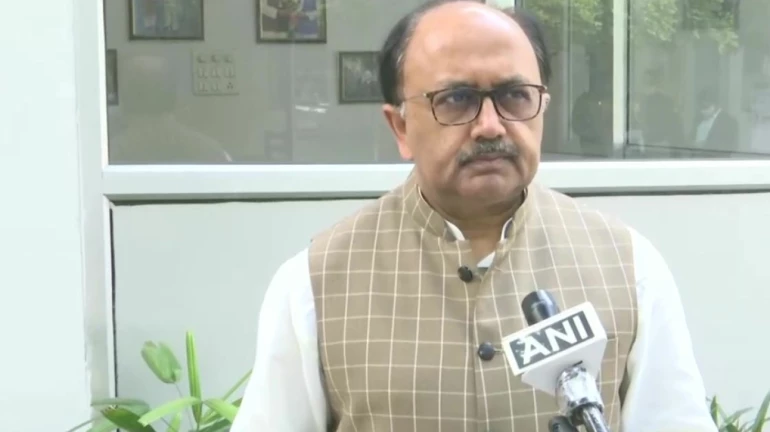 योगींच्या येण्याने उद्धव ठाकरेंची झोप उडालीय, कॅबिनेट मंत्र्यांचा पलटवार योगींच्या येण्याने उद्धव ठाकरेंची झोप उडालीय, कॅबिनेट मंत्र्यांचा पलटवार