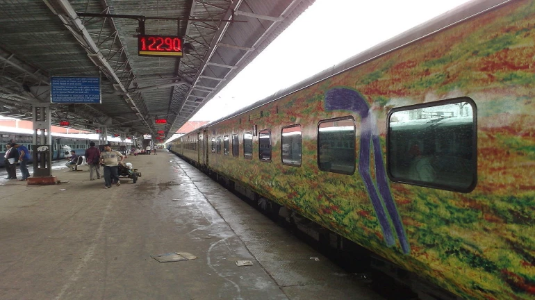 धक्कादायक...मुंबई-अहमदाबाद रेल्वेलाच प्रवासी नाहीत! बुलेट ट्रेनचं काय होणार?