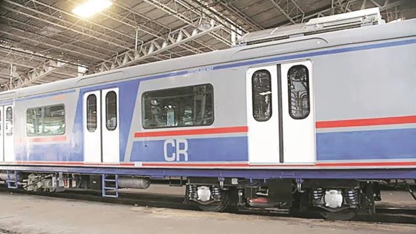 मुंबईकरांनो, कन्फ्युज नका होऊ!, 'हे' आहेत एसी लोकलचे दर आणि वेळापत्रक