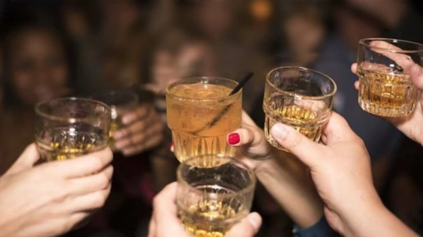 उत्पादनशुल्क विभागाचा 'झिंगाट' निर्णय, दारूपार्टीसाठी मिळेल आॅनलाईन परवानगी