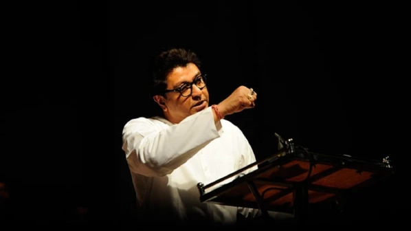 आता टाळी गालावर - राज ठाकरे