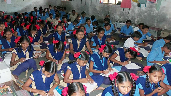 आश्रमशाळेतील मुलंही बोलणार फाडफाड इंग्रजी