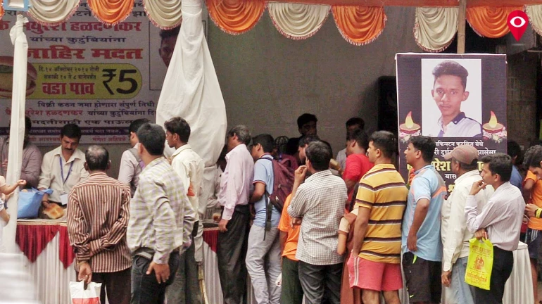 Mumbaikars extend support for Haldankar’s family by buying vada pav