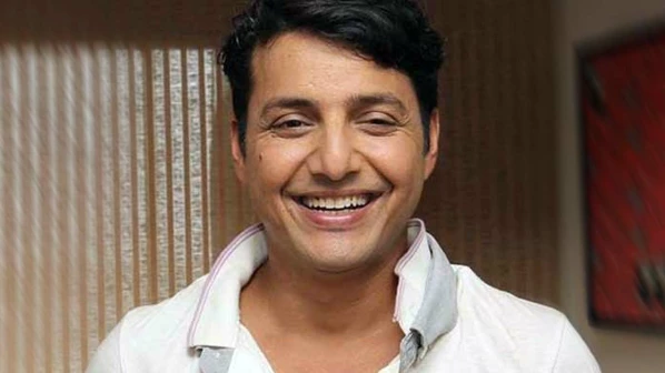 वर्सोवा बीचचा कायापालट करणाऱ्या अफरोज शाहला गुंडांकडून धमकी