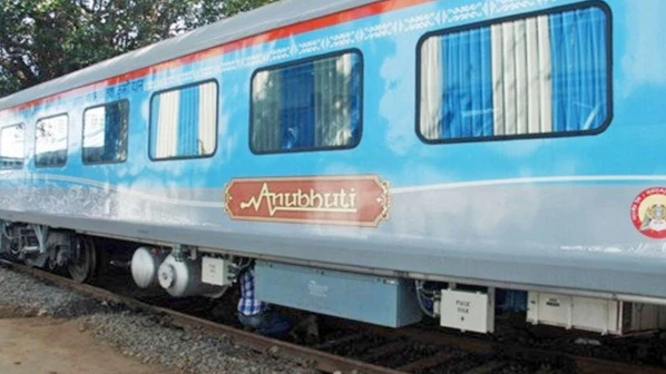 शताब्दी एक्सप्रेस में जुड़ा एसी चेयर का डिब्बा