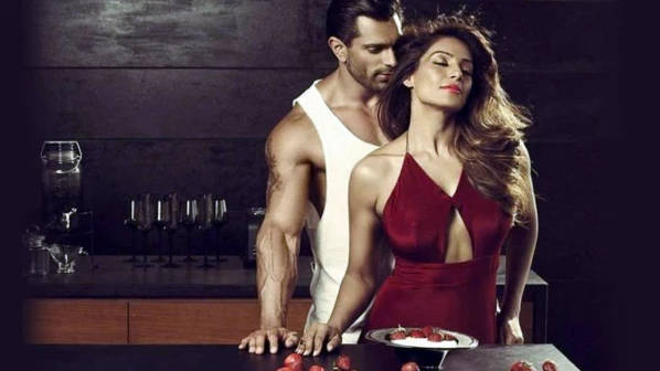 बिपाशा आणि करणमधली सिजलिंग केमिस्ट्री!