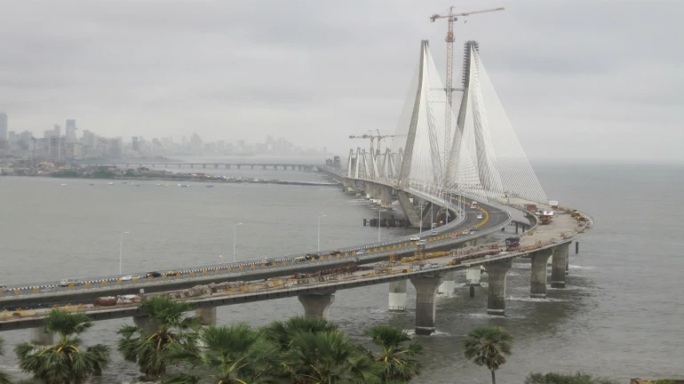 Man attempts to commit suicide by jumping from Bandra-Worli Sea Link