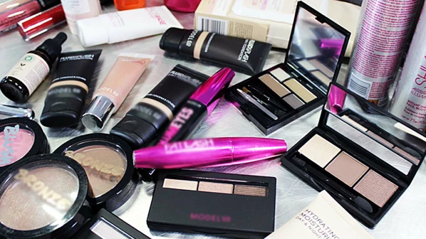 FDA की राज्यव्यापी कार्रवाई में 49 लाख रूपये के नकली ब्यूटी प्रोडक्ट जब्त 