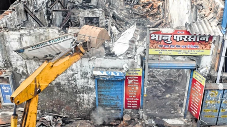 Saki Naka fire due to short circuit; Sanitary inspector gets suspended 