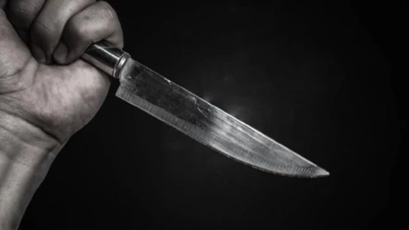 Man stabs two people in the middle of court proceedings after the accused are declared innocent