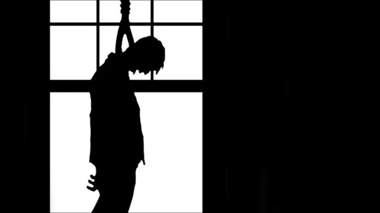 रेल्वे कार्यालयात चीफ बुकिंग सुपरवायझरची आत्महत्या रेल्वे कार्यालयात चीफ बुकिंग सुपरवायझरची आत्महत्या