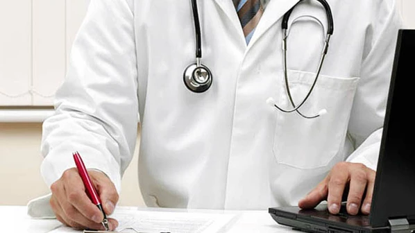 बोगस डॉक्टरांपुढे डीएमईआर नरमले, कारवाईला वर्षभर स्थगिती