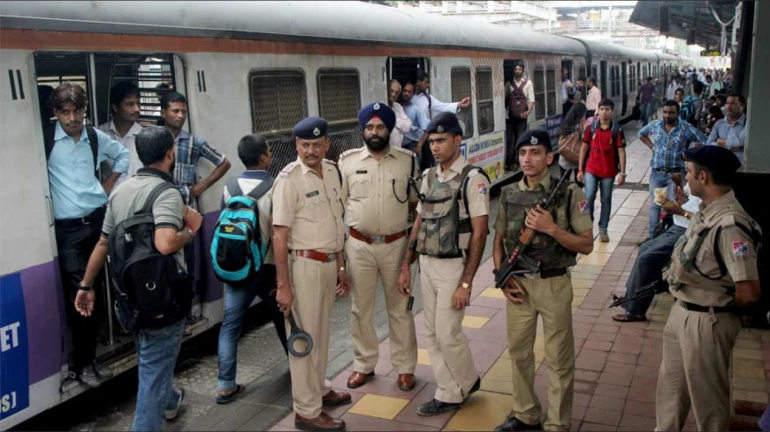 मध्य रेलवे - RPF ने 'ऑपरेशन नन्हे फरिश्ते' में 163 बच्चों को बचाया मध्य रेलवे - RPF ने 'ऑपरेशन नन्हे फरिश्ते' में 163 बच्चों को बचाया