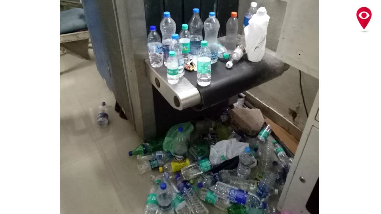 पुलिस ने इस डर से लगाया मंत्रालय में पानी की बोतलों पर प्रतिबंध