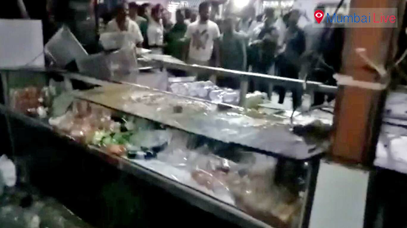 Passengers ransack Kurla’s railway canteen Kurla (W) Mumbai Live