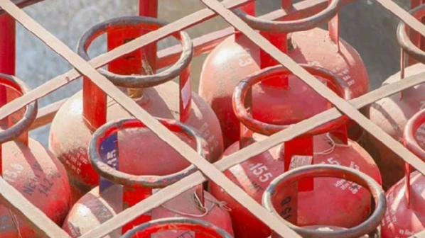 गैस का इस्तेमाल करनेवाले व्यापारी सावधान। 