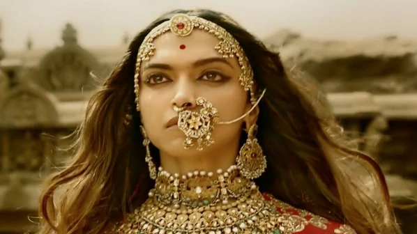 कड़े विरोध के बीच पद्ममनी के इतिहास पर डाला गया पर्दा!