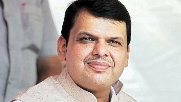 मुख्यमंत्री देवेंद्र फडणवीस के हेलिकॉप्टर की इमरजेंसी लैंडिंग