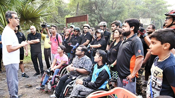 Firefox bikes and ABFF collaborate for a wall-climbing activity for disabled people 