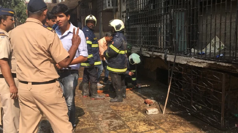 Fire breaks out at 12:30 PM in a building on Bellasis Road at Mumbai Central
