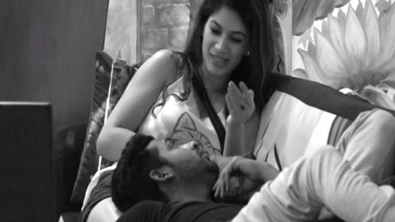 Vikas is mean to Hina