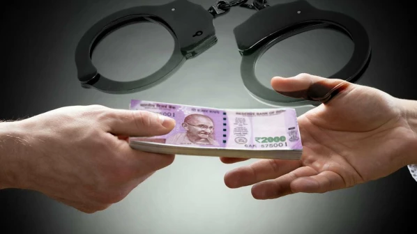 पांच लाख की फिरौती लेते संपादक गिरफ्तार !