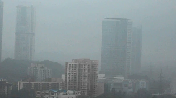 मुंबई मे 'स्माॅग' चल रहा है?