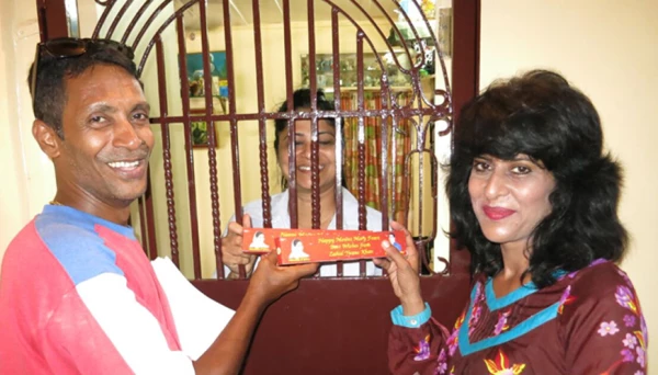 मुफ्त मोमबत्ती का तोहफा !