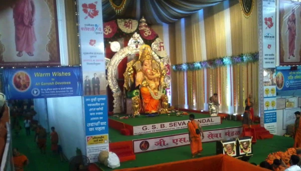 अमीर 'गणपति' !